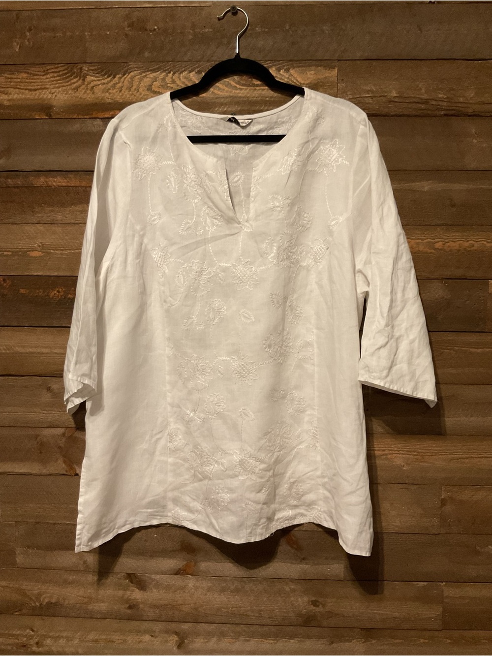 Women’s Edward Woman White Linen Floral Embroidered Top Size 2X
